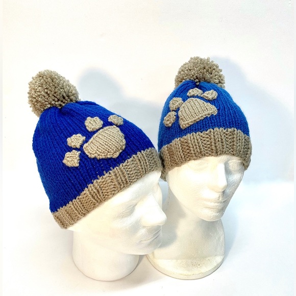 Hand Knit Couples Blue and Gray Beanie Hat Set with Paw Print and Pom Pom - Picture 4 of 9